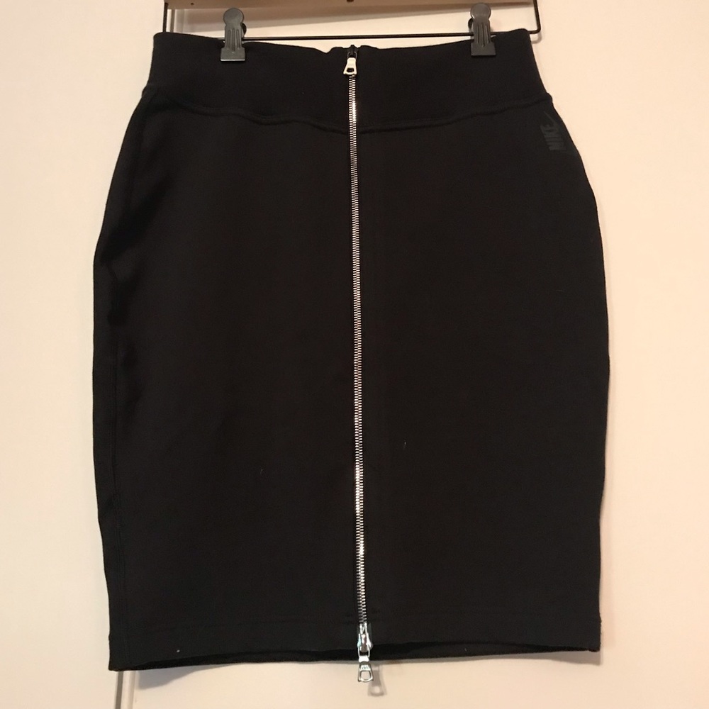 Nike Women’s Tech Fleece skirt